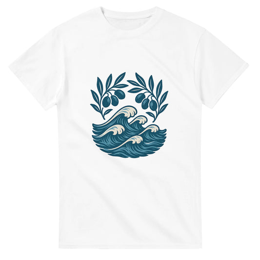 Tidlös T-shirt med grekisk charm, olivgrenar och kustlandskap. Bär stolt Olivträdets Charm.