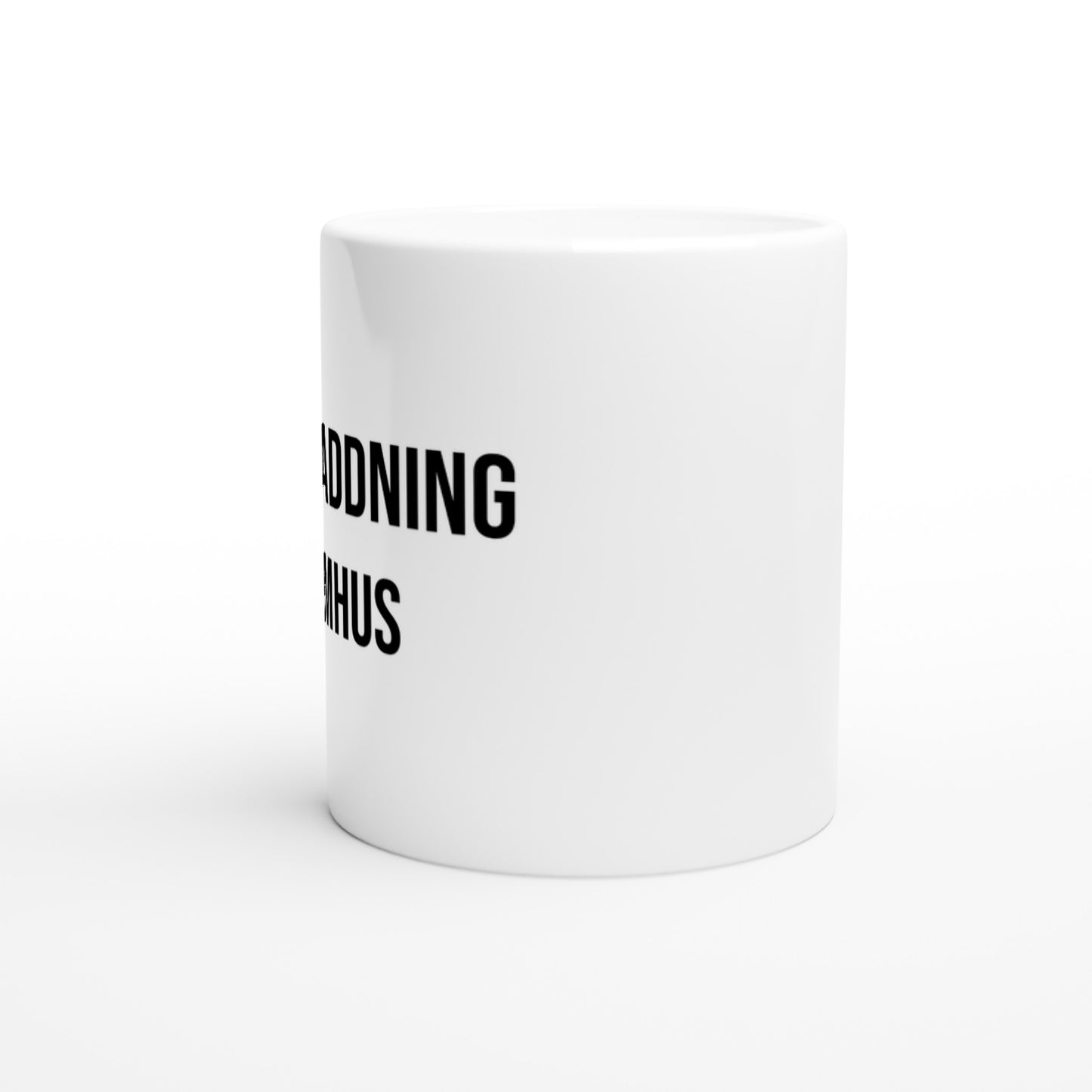 Elektrikerns morgonrutin med Dagens Laddning - en kraftfull kopp kaffe och en dos humor.