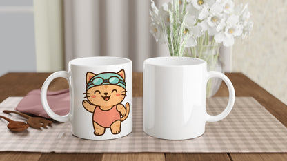 Mugg med tecknad katt i baddräkt och simglasögon, perfekt för simmare. Söt kattmugg för simälskare!
