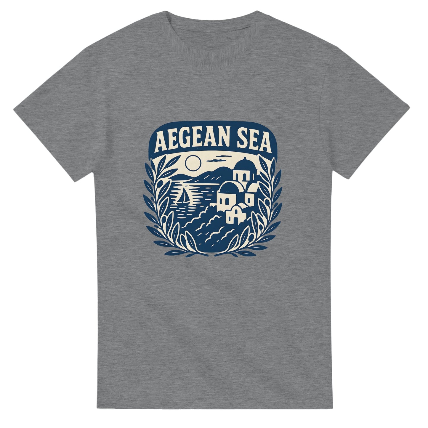 Tidlös skönhet från Egeiska havet. Klassiskt elegant T-shirt som fångar Greklands landskap.
