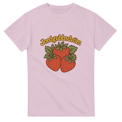 T-shirt med retro jordgubbsmotiv Jordgubbsdröm i lekfull vintage-stil. Färgstarkt och somrigt!