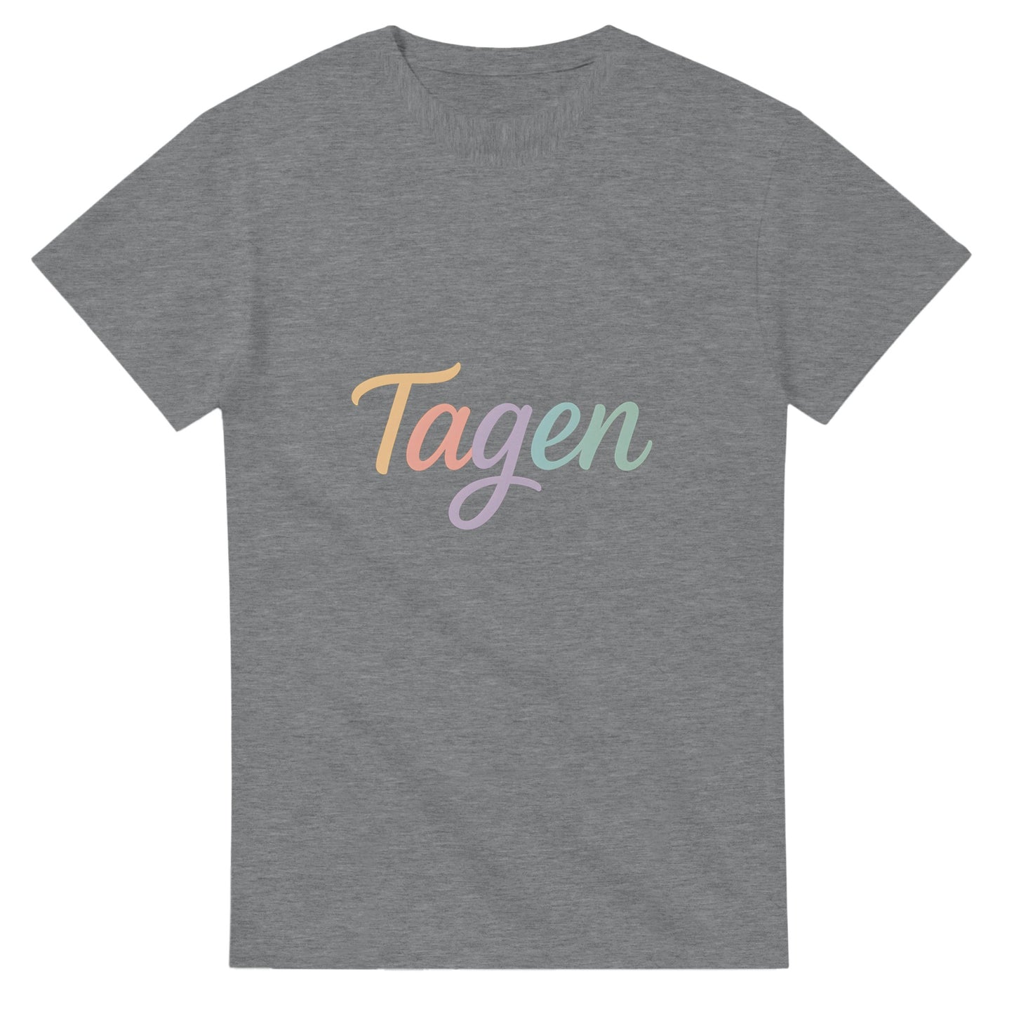Kaxigt elegant t-shirt med ordet Tagen i lekfull font och harmonisk färg för en charmigt självsäker look.