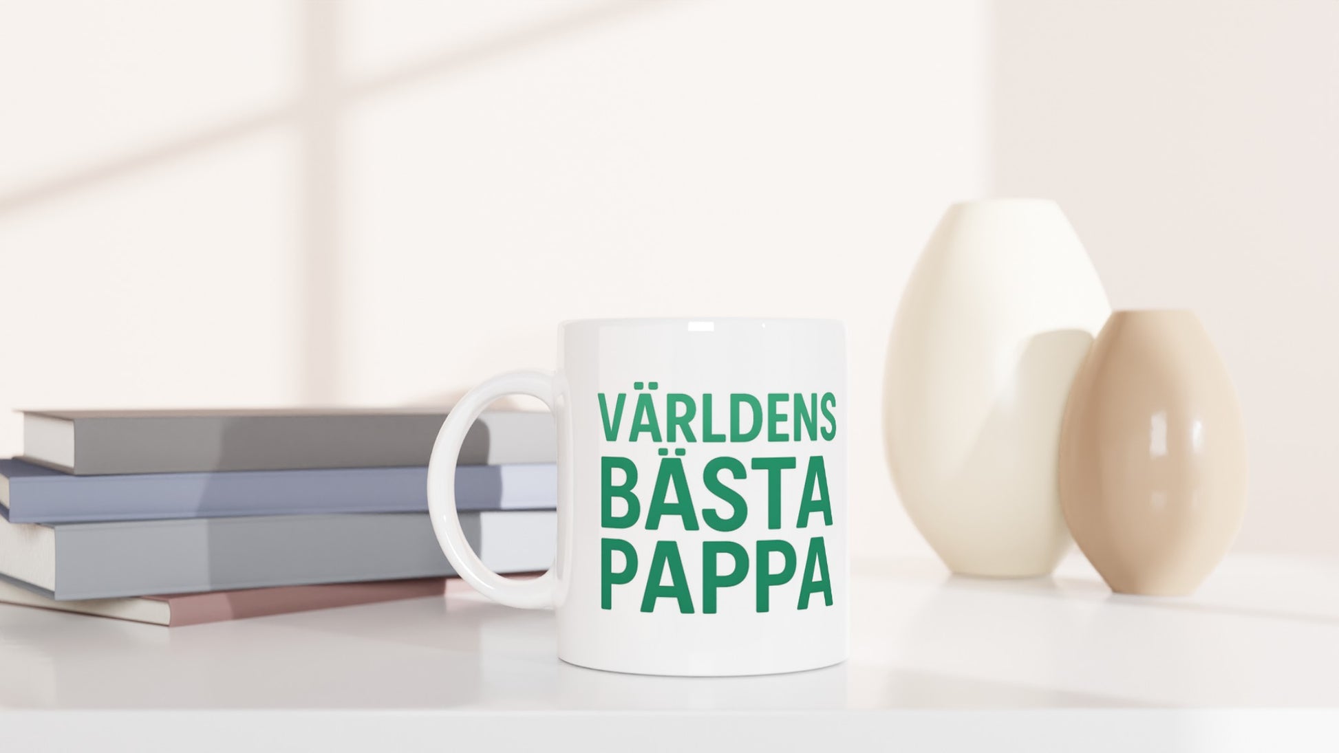 Mugg med 'Världens bästa pappa' i gröna toner, trendig design i sans-serif. Perfekt gåva till pappa.
