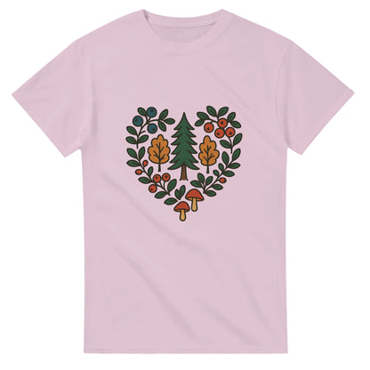 T-shirt med svensk naturinspirerat mönster, perfekt för den enkla och stilrena looken.