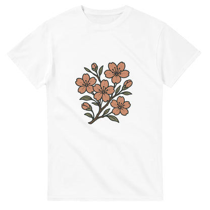 T-shirt med japansk inspiration och körsbärsblommor i vintage-stil. Skapa harmoni med denna unika design.
