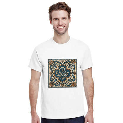Portugisiskt inspirerad t-shirt i rustika färger, perfekt för vintage- och havsälskare.