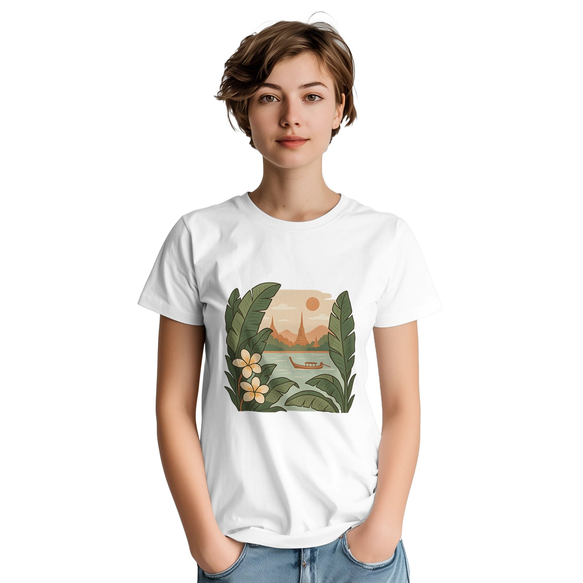 T-shirt med tropiska växter i milda färger som hyllar Sydöstasiens skönhet.
