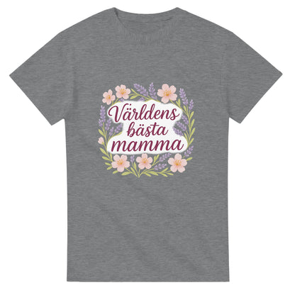 Mjuk T-shirt med blommigt mönster för den bästa mamman. Perfekt balans mellan text och bild.