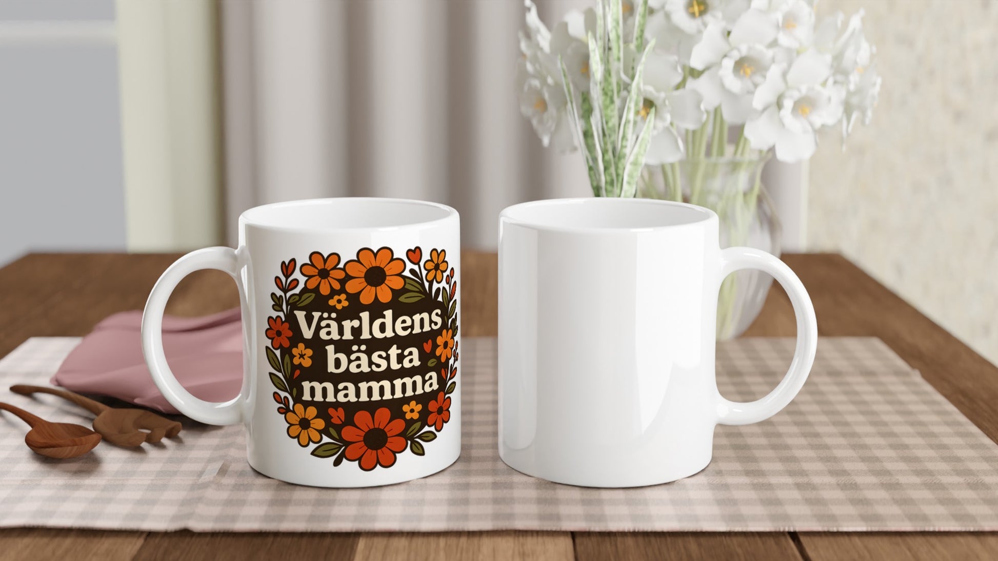 Mugg med texten 'Världens bästa mamma' omgiven av varma blommor. Perfekt gåva till mamma.