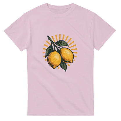 T-shirt med vintage citron och solmotiv - perfekt för en italiensk sommar.