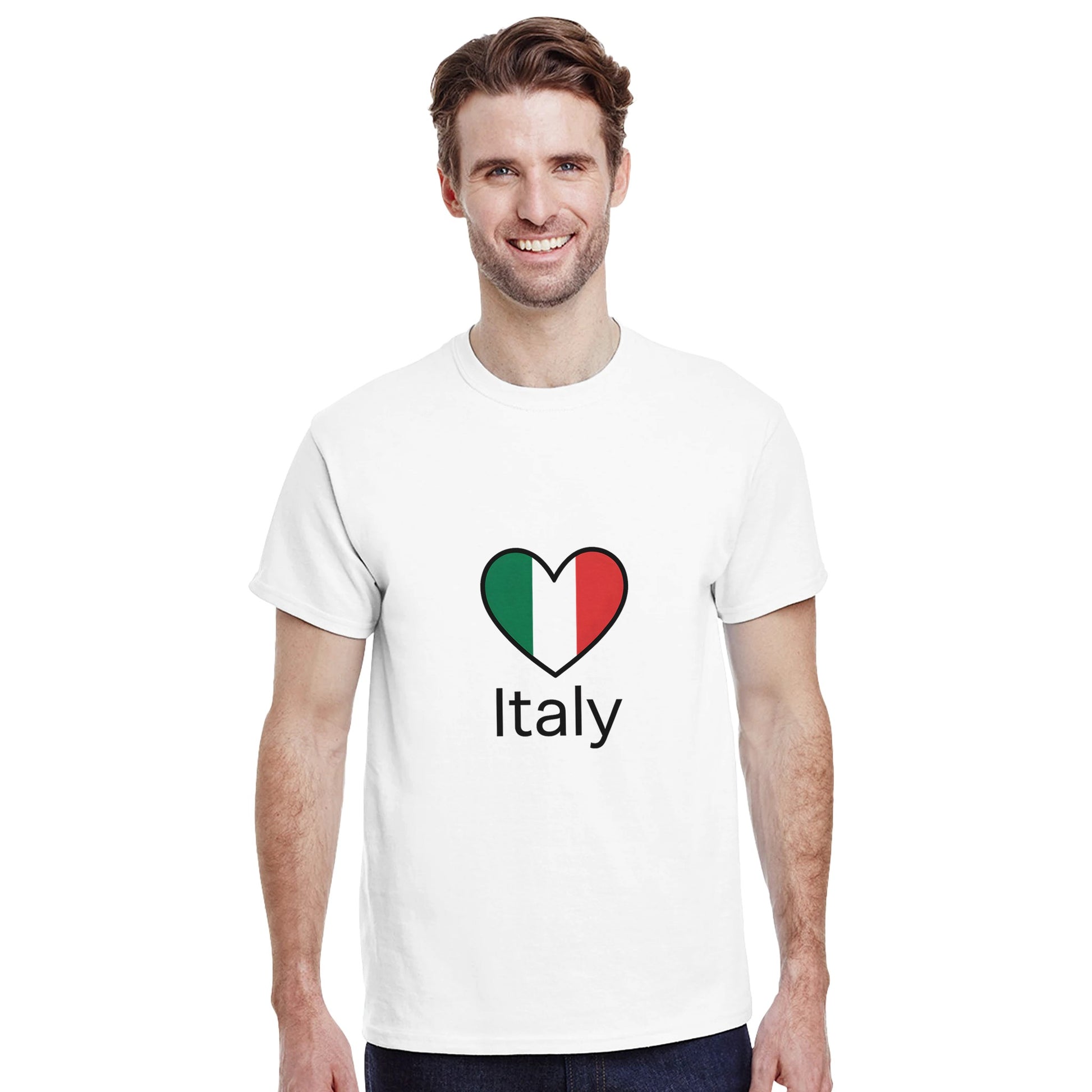 T-shirt med minimalistiskt italienskt hjärta i flaggans färger och ordet 'Italy' i modern stil. Enkel och älskvärd design.