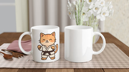 Mugg med katt i judodräkt. Perfekt för djurälskare & judofans!