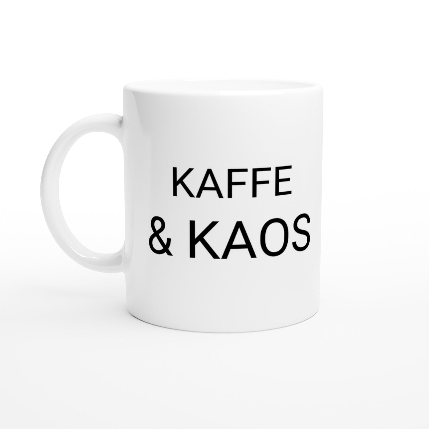 Kaffe och Kaos mugg för sjuksköterskor som behöver balansera kaos och koffein i sin vardag.