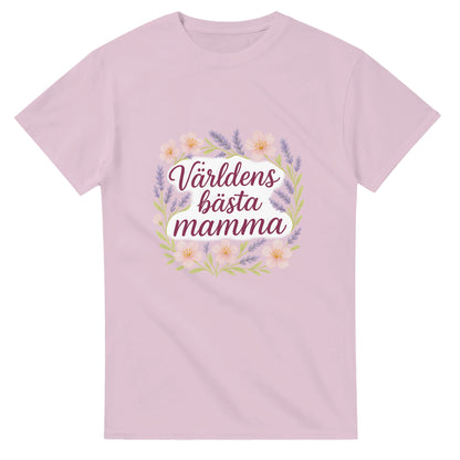 Mjuk T-shirt med blommigt mönster för den bästa mamman. Perfekt balans mellan text och bild.