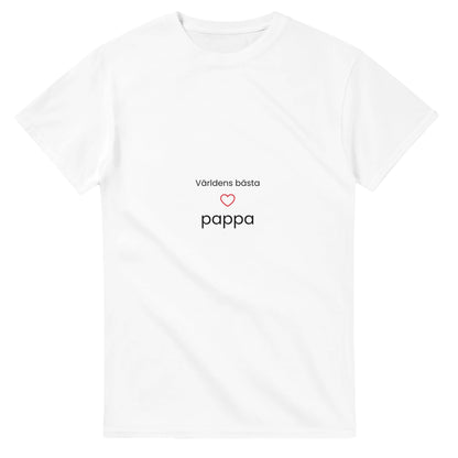 Stilfull t-shirt för stolta pappor med hjärtat i centrum, ett tydligt budskap och kärlek till pappa.