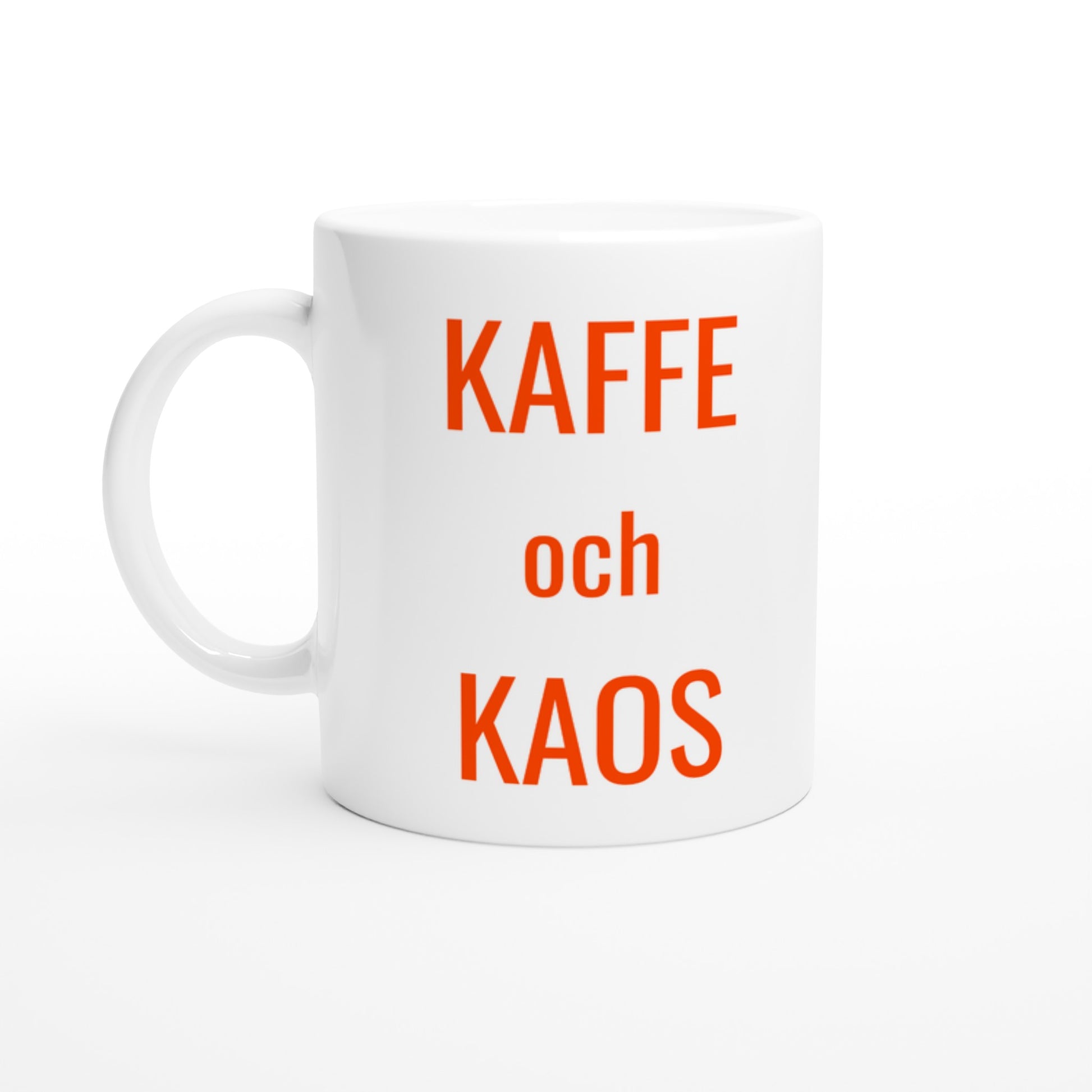 Kaffe och Kaos - perfekt start för morgonen med en balanserande kopp kaffe.